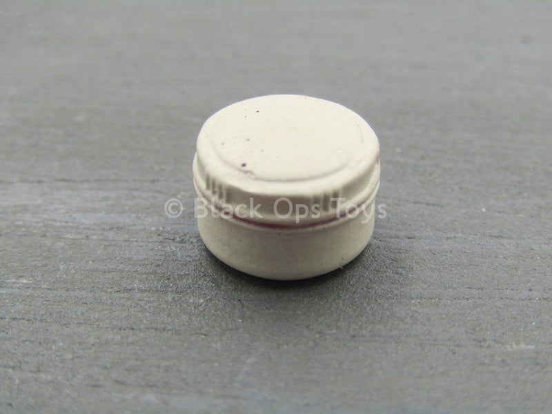 Load image into Gallery viewer, WWII - German Combat Medic Peter - White Canister
