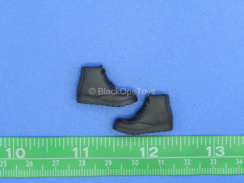 Load image into Gallery viewer, 1/12 - Custom - Female Hiking Boots (Peg Type)
