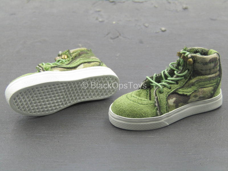 Load image into Gallery viewer, Armed Female 3.0 - Green Tropical Multicam SK8 Shoes
