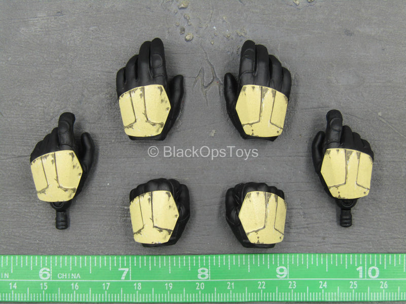 Load image into Gallery viewer, Star Wars Shoretrooper - Black &amp; Tan Armored Gloved Hand Set
