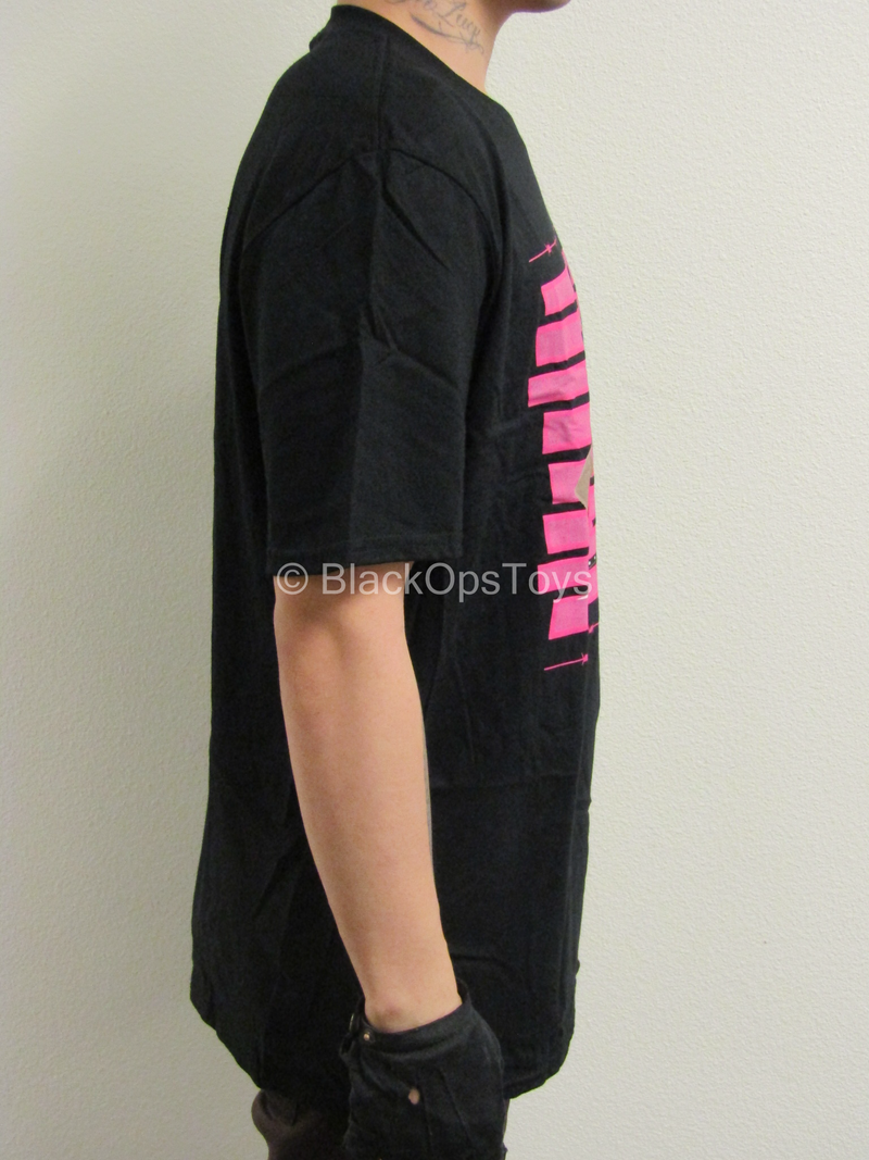 Load image into Gallery viewer, 1/12 - Golden Dragon - Gomez - Large Shirt w/Mini Figure &amp; Event Pass
