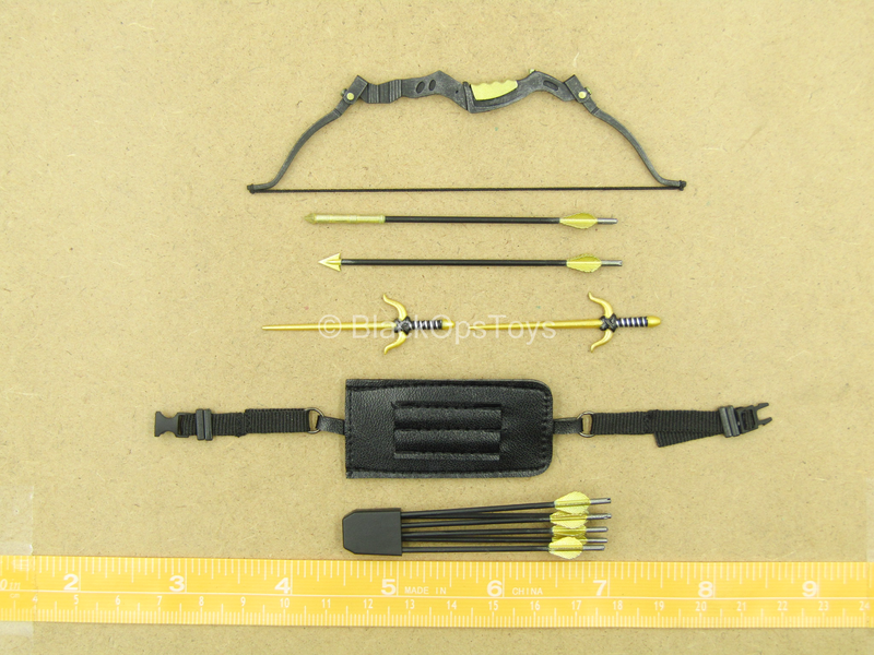 Load image into Gallery viewer, 1/12 - Golden Dragon - Gomez - Bow w/Arrows &amp; Sai Set
