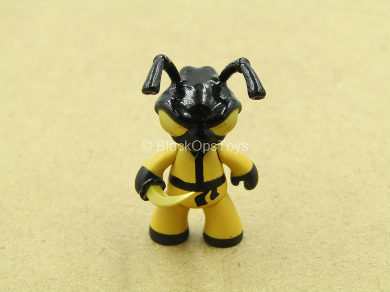 Load image into Gallery viewer, 1/12 - Golden Dragon - Gomez - Mez-Itz Minifigure w/Sword
