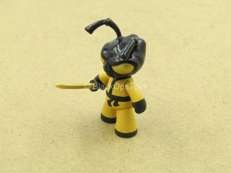 Load image into Gallery viewer, 1/12 - Golden Dragon - Gomez - Mez-Itz Minifigure w/Sword

