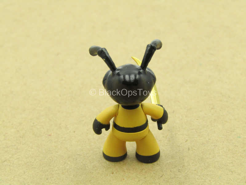 Load image into Gallery viewer, 1/12 - Golden Dragon - Gomez - Mez-Itz Minifigure w/Sword
