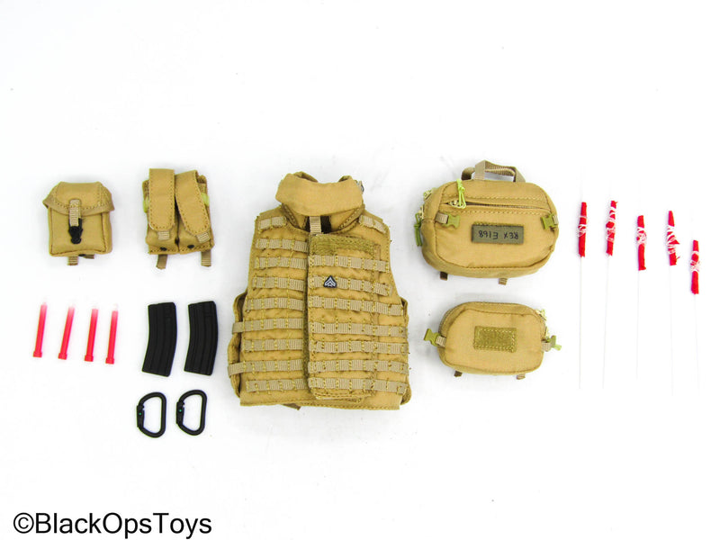 Load image into Gallery viewer, USMC Dog Trainer - Tan Female MOLLE Vest w/Pouch Set &amp; Flags
