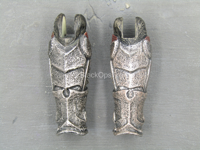 Load image into Gallery viewer, Predator - Male Yautja Leg Armor
