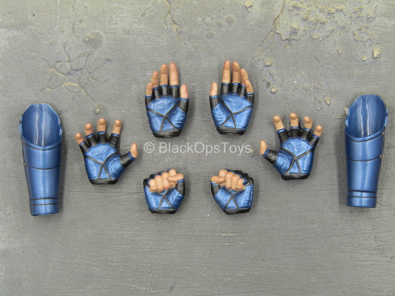 Load image into Gallery viewer, Avengers Endgame Captain Marvel - Female Blue Hand Set w/Gauntlets
