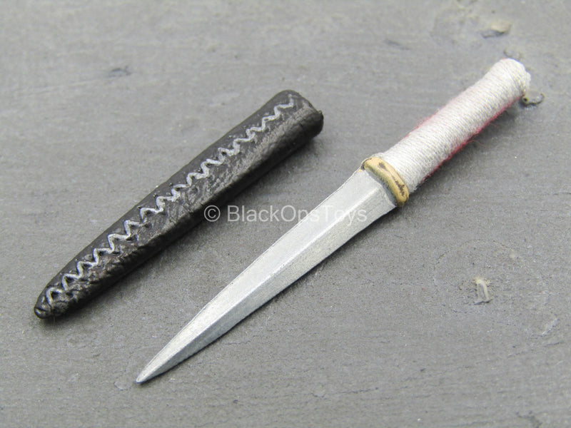 Load image into Gallery viewer, Macbeth - Metal Dagger w/Black Sheath
