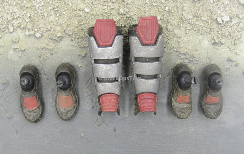 Load image into Gallery viewer, GI JOE Cobra Viper Shin Guards and Boot Set (Peg Type)
