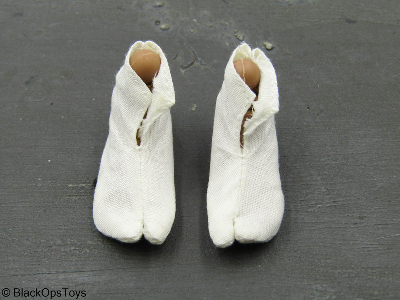 Load image into Gallery viewer, Benevolent Samurai - Feet w/White Socks
