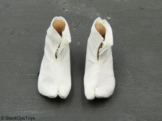 Benevolent Samurai - Feet w/White Socks