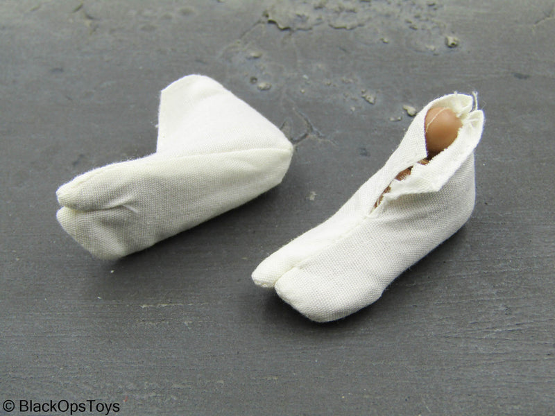 Load image into Gallery viewer, Benevolent Samurai - Feet w/White Socks
