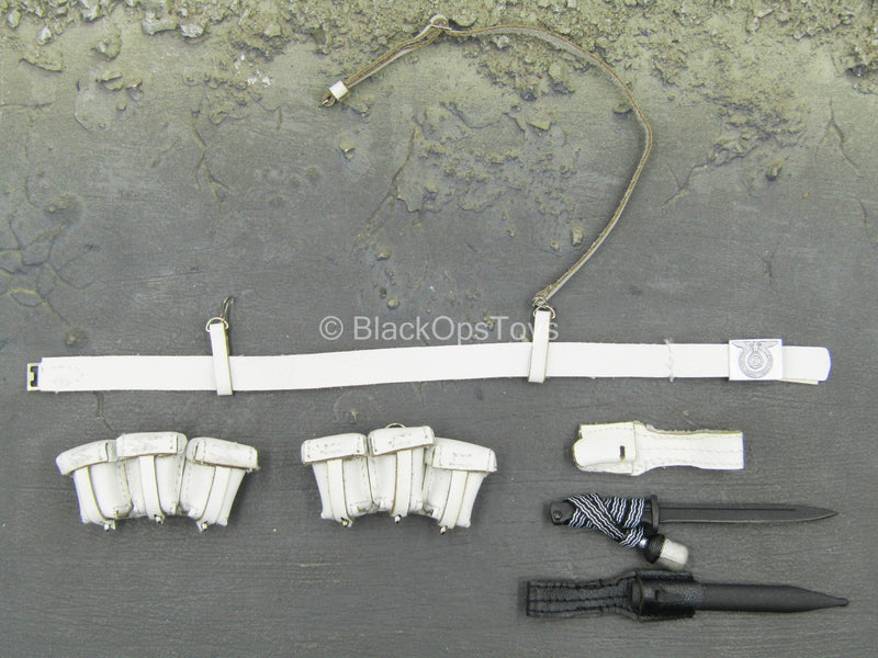 Load image into Gallery viewer, WWII - German Honor Guard - White Belt w/Pouches &amp; Metal Dagger
