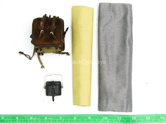 WWII - German Honor Guard - Backpack w/Bed Rolls