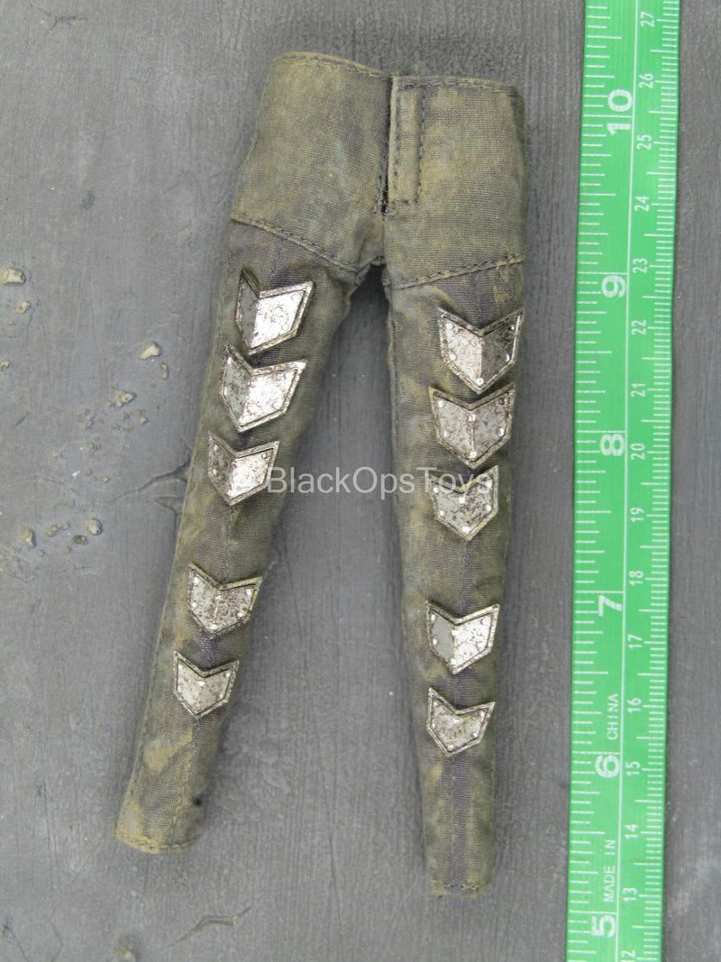 Load image into Gallery viewer, Dorohedoro - Ebisu - Small Weathered Grey Pants
