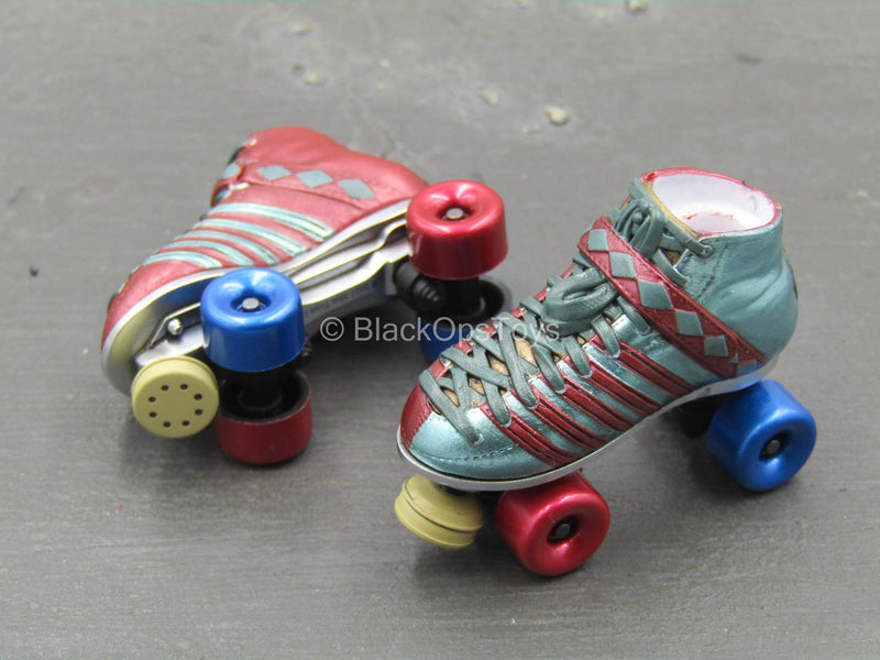 Load image into Gallery viewer, Birds Of Prey Harley Quinn - Female Roller Skate Shoes (Peg Type)
