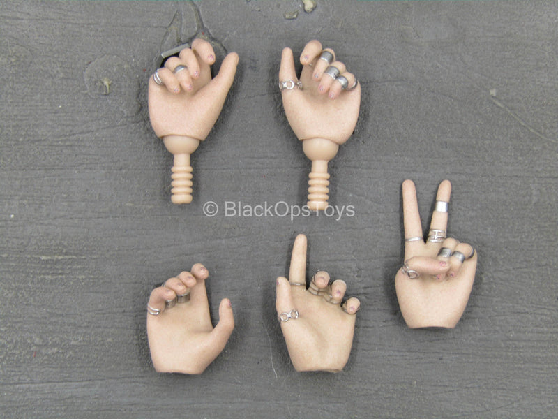 Load image into Gallery viewer, Birds Of Prey Harley Quinn - Female Hand Set w/Rings
