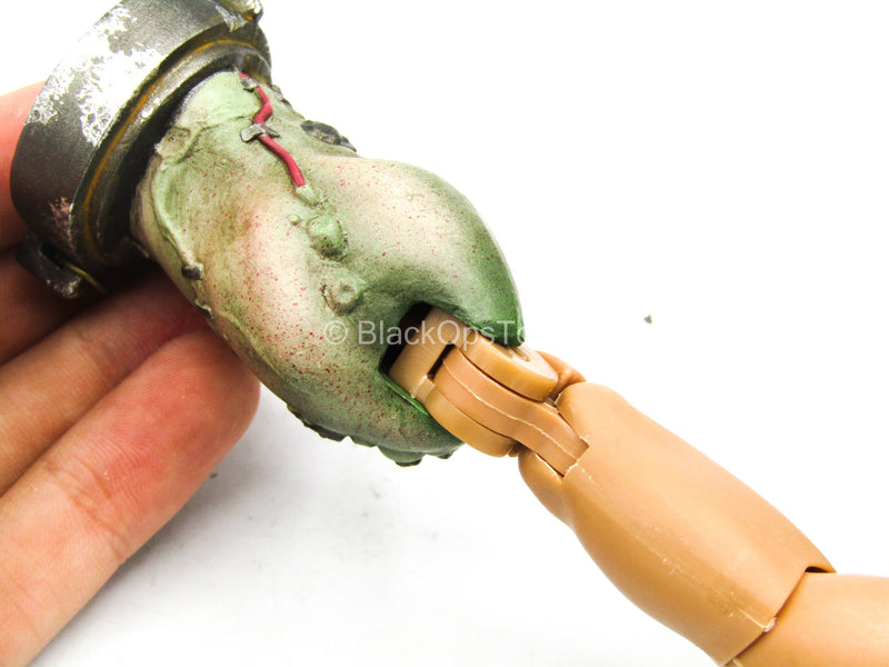 Load image into Gallery viewer, Frankenstein Hidden Edition - Male Base Body w/Magnetic Forearms Set
