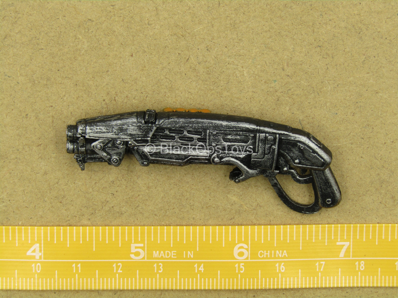 Load image into Gallery viewer, 1/12 - Gears Of War - Kait Diaz - Futuristic Shotgun
