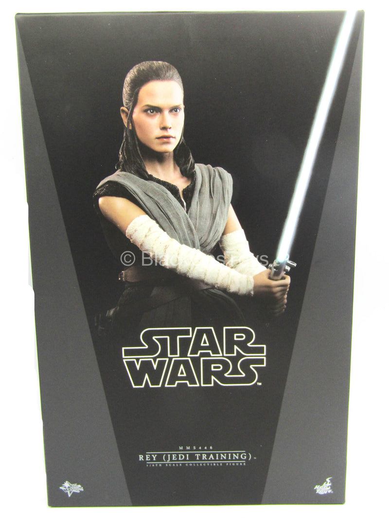 Load image into Gallery viewer, Star Wars - Rey Jedi Training - MINT IN OPEN BOX
