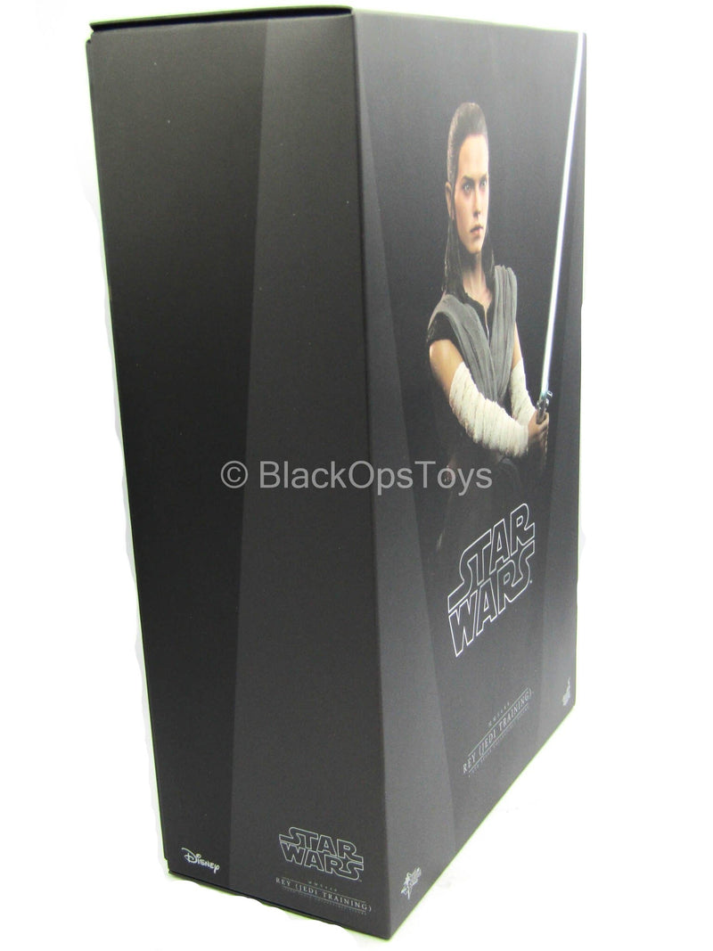 Load image into Gallery viewer, Star Wars - Rey Jedi Training - MINT IN OPEN BOX
