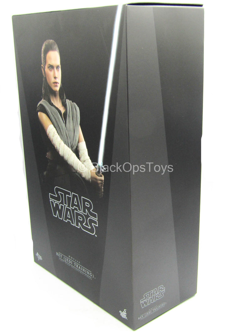 Load image into Gallery viewer, Star Wars - Rey Jedi Training - MINT IN OPEN BOX
