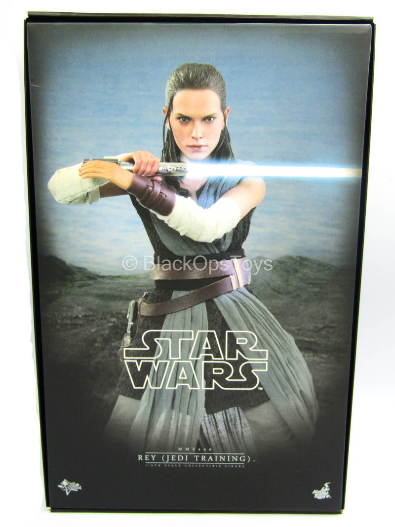 Load image into Gallery viewer, Star Wars - Rey Jedi Training - MINT IN OPEN BOX
