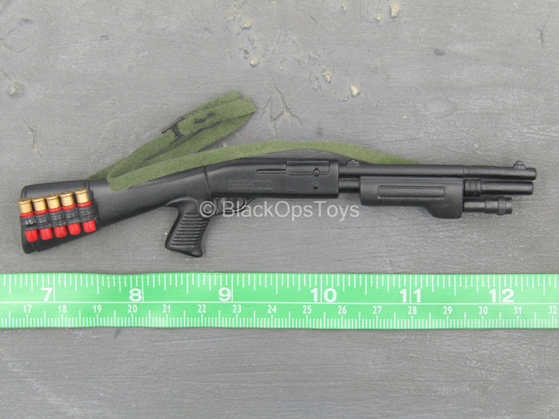 Load image into Gallery viewer, Cleveland PD SWAT Team - Black METAL Shotgun w/Sling
