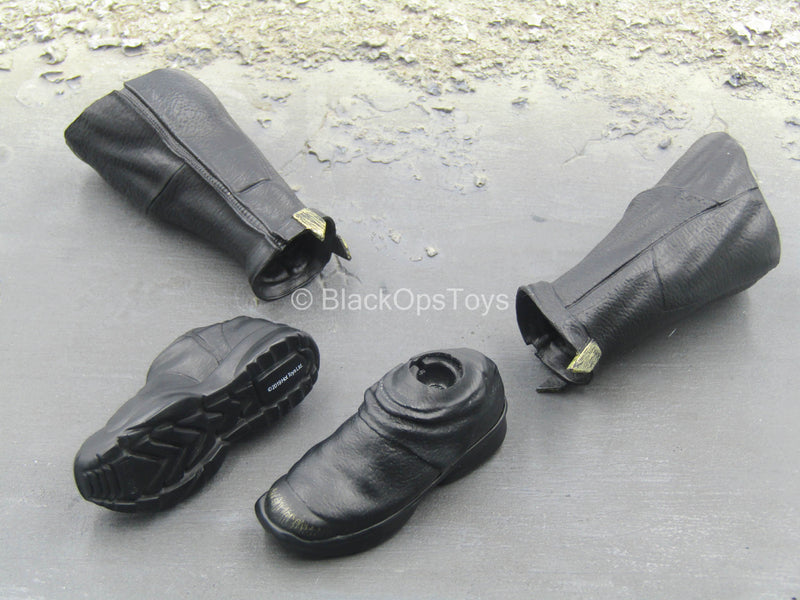 Load image into Gallery viewer, Justice League - Batman - Black Boots w/Shin Armor (Peg Type)
