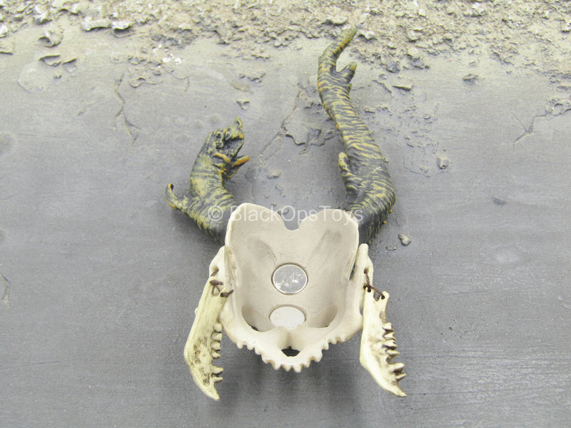 Load image into Gallery viewer, Kier - First Sword of Death - Skull Facemask
