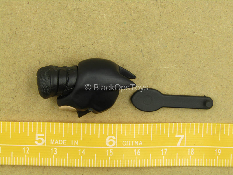Load image into Gallery viewer, 1/12 - Batman - Male Head Sculpt w/Sonic Vision Eyes
