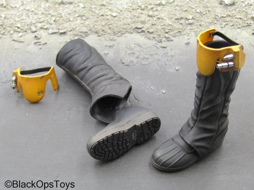 Star Wars - Boba Fett (Repaint) - Black 2-Part Boots w/Knee Pads (Peg Type)