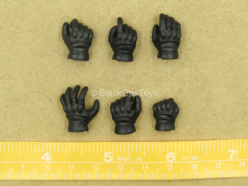 Load image into Gallery viewer, 1/12 - Batman - Black Gloved Hand Set (Type 2)
