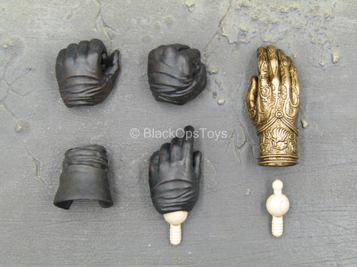 GOT - Jamie Lannister - Black Gloved Hand Set w/Right Gauntlet