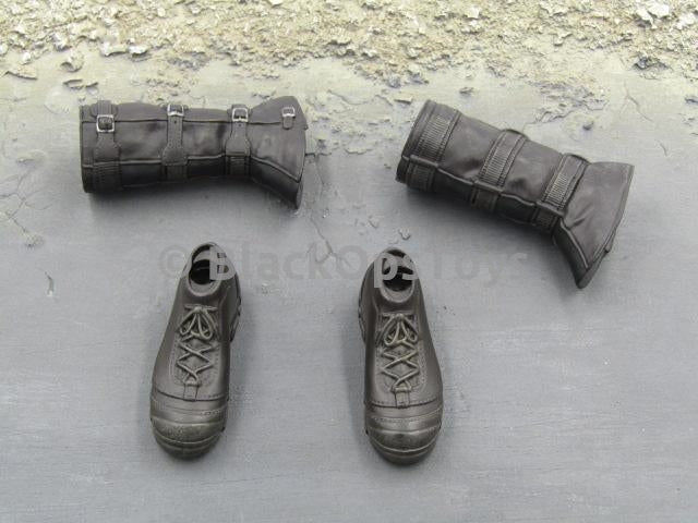 Load image into Gallery viewer, Hot Toys 1/6 Scale Civil War Captain America Black Sneakers &amp; Leg Guards Peg Type
