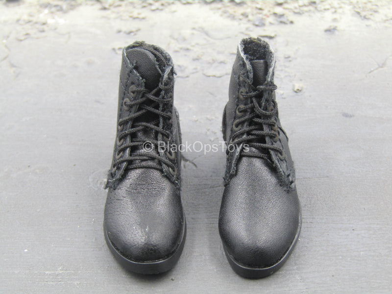 Load image into Gallery viewer, WWII - German - Black Shoes (Foot Type) (MINOR DAMAGE)
