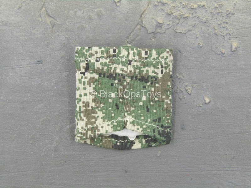 Load image into Gallery viewer, PLA Desert Wolf - Woodland Type 07 Camo Neck Toque
