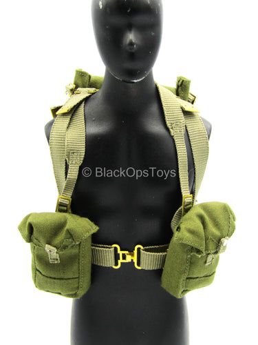 WWII - British Army - Harness w/Backpack & Pouch Set