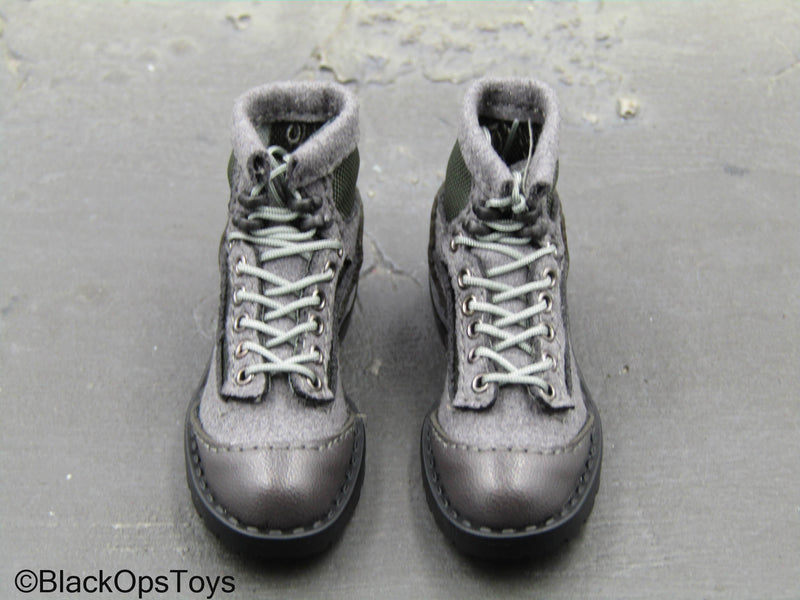 Load image into Gallery viewer, Task Force 58 PO1 Brad - Grey Cloth Combat Boots (Peg Type)
