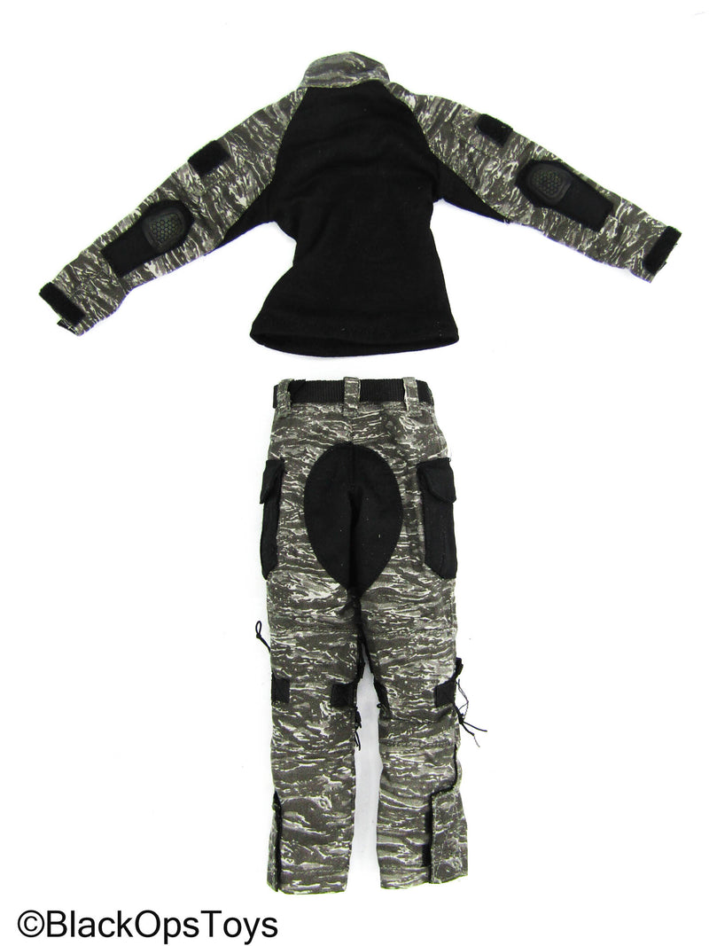 Load image into Gallery viewer, Task Force 58 PO1 Brad - Urban Tiger Stripe Camo Combat Uniform Set
