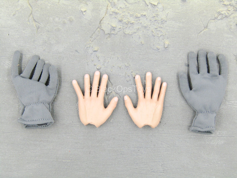 Load image into Gallery viewer, WWII - Adolf Hitler - Grey Gloves &amp; Bendy Hand Set
