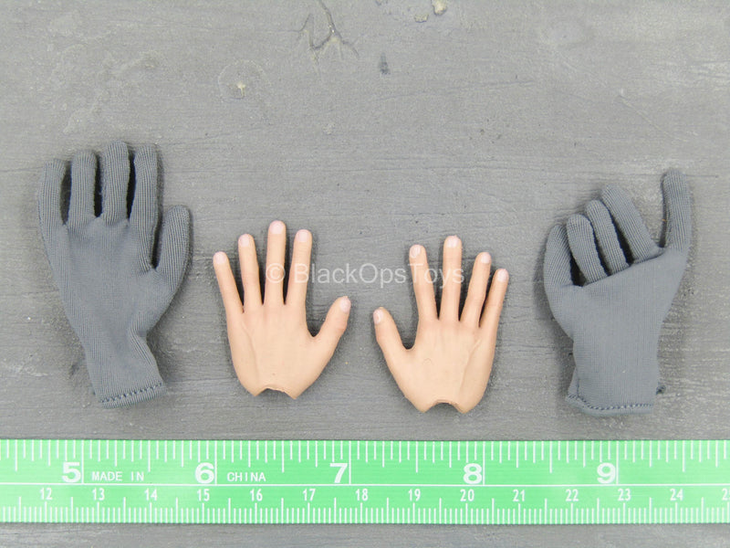 Load image into Gallery viewer, WWII - Adolf Hitler - Grey Gloves &amp; Bendy Hand Set
