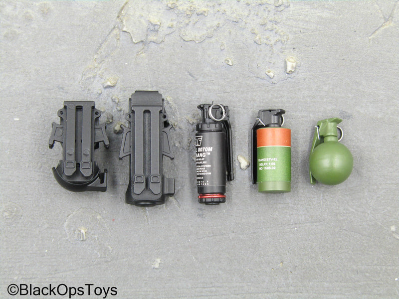 Load image into Gallery viewer, Task Force 58 PO1 Brad - Grenade Set w/Fast Release Holsters
