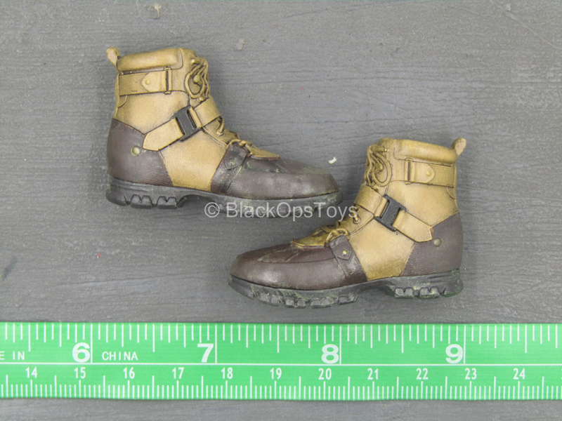 Load image into Gallery viewer, TWD - Carl Grimes - Brown Hiking Boots (Peg Type)
