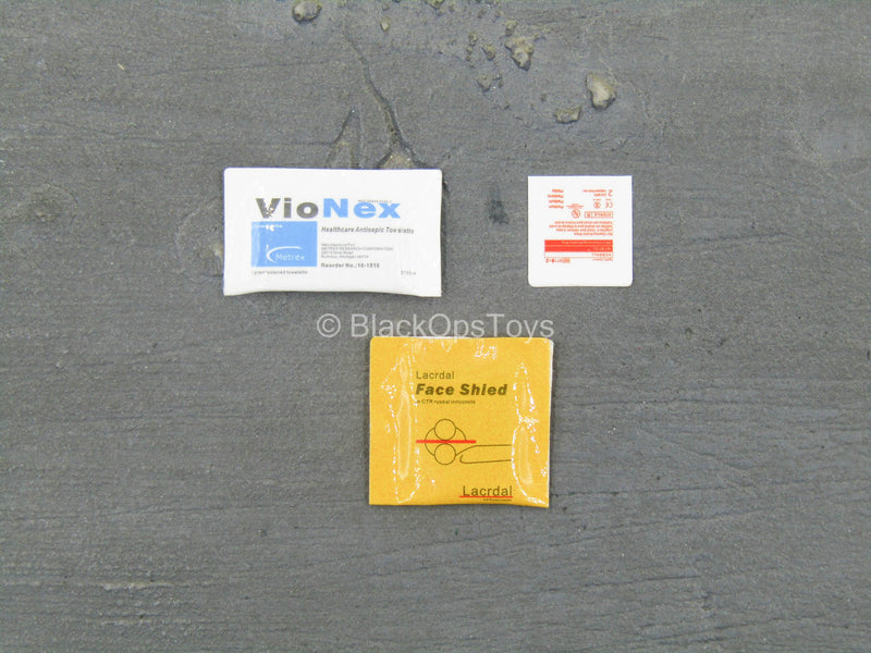 Load image into Gallery viewer, Navy Seal Recon Team Corpsman - Face Shield &amp; Antiseptic Set
