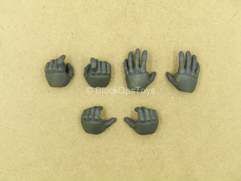 Load image into Gallery viewer, 1/12 - Gears Of War - Augustus Cole - Gloved Hand Set
