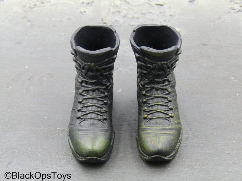 Load image into Gallery viewer, Black Panther - Killmonger - Weathered Black Combat Boots (Peg Type)
