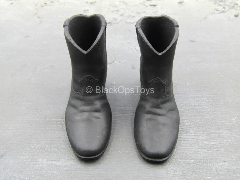 Load image into Gallery viewer, Steel Wolf Clothing Set - Black Boots (Peg Type)
