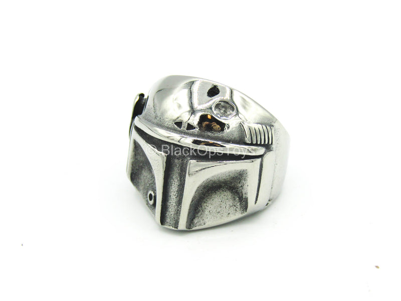 Load image into Gallery viewer, 1/1 Scale - The Mandalorian - Metal Ring w/Helmet Detail
